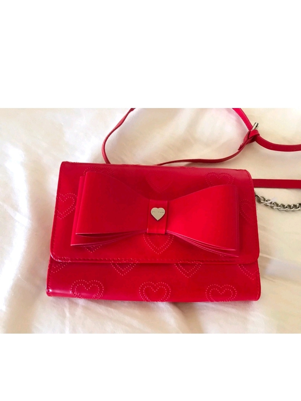 Betsey Johnson Red Heart-Detail Bow Crossbody Bag